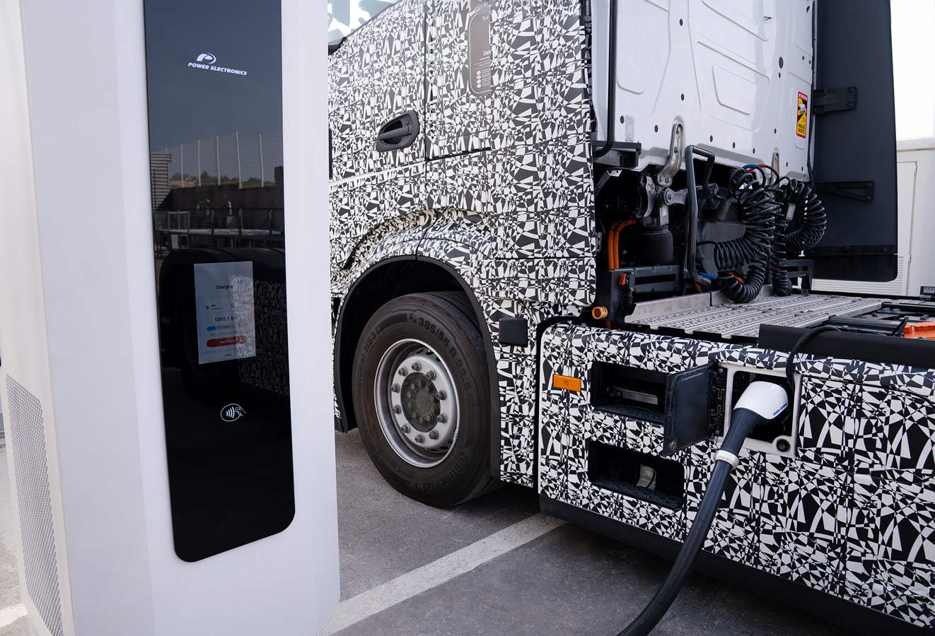 Milence en Power Electronics testen succesvol nieuwe Megawatt Charging System-laadoplossing met 1.1MW laadvermogen