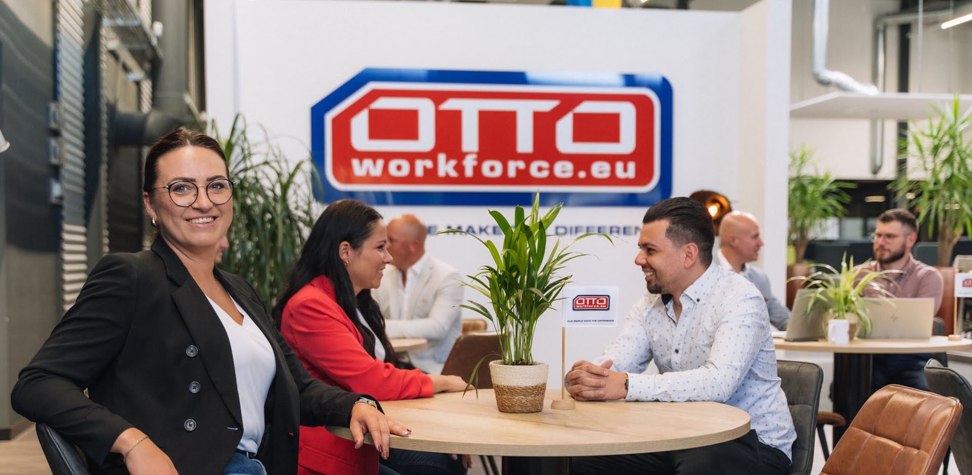 OTTO holding breekt door omzetgrens van 1 miljard euro