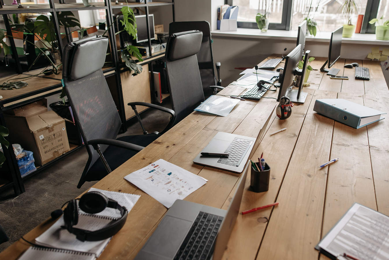 Zakelijke werkplekken die zorgen voor een efficiënte werkomgeving