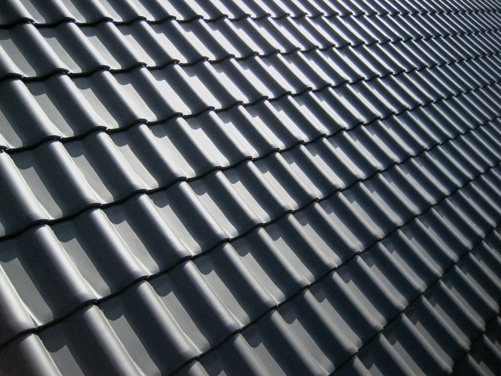 Metalen beplating voor dak en gevel in elk seizoen